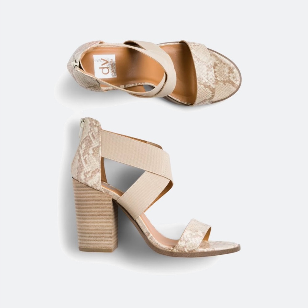 Women’s Size 7 Heels w/snakeskin detail